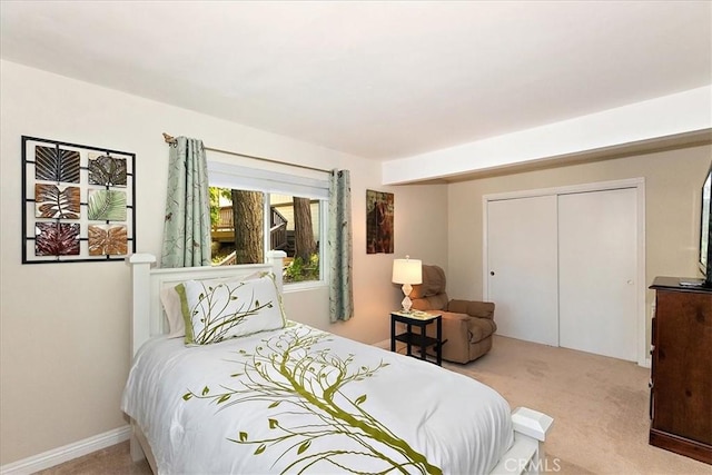 145 Cumberland Dr, Lake Arrowhead, CA 92352 - carpeted bedroom featuring a closet