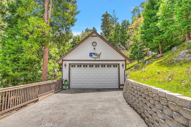 145 Cumberland Dr, Lake Arrowhead, CA 92352 - view of detached garage