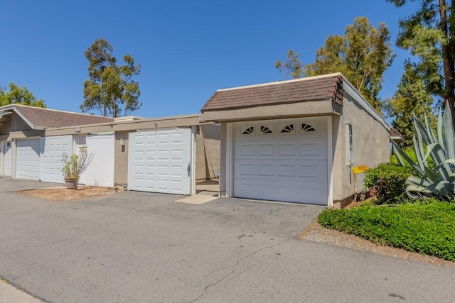 23342 Caminito Juanico Unit 304, Laguna Hills, CA 92653 - view of garage
