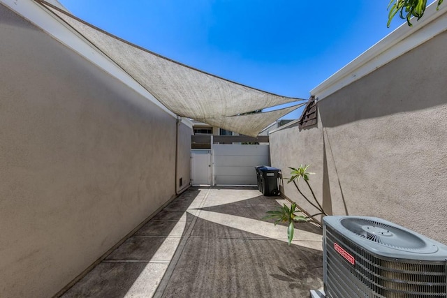 23342 Caminito Juanico Unit 304, Laguna Hills, CA 92653 - view of patio with a gate