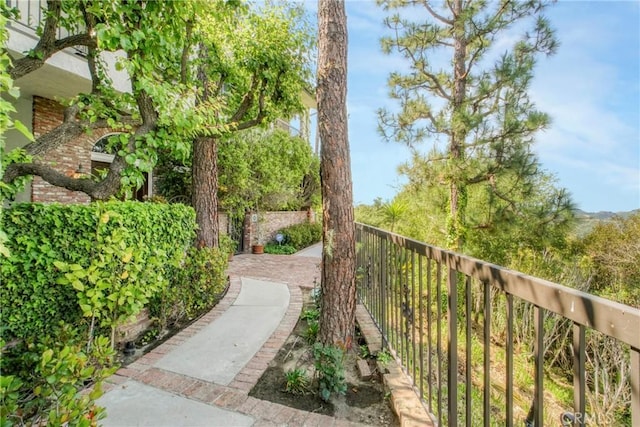 2311 Roscomare Rd Unit 16, Los Angeles, CA 90077 - view of property's community
