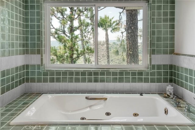 2311 Roscomare Rd Unit 16, Los Angeles, CA 90077 - full bath with a tub with jets and plenty of natural light