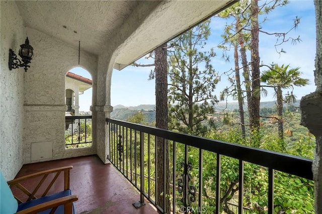 2311 Roscomare Rd Unit 16, Los Angeles, CA 90077 - balcony featuring a mountain view