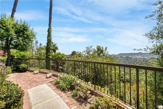 2311 Roscomare Rd Unit 16, Los Angeles, CA 90077 - view of patio