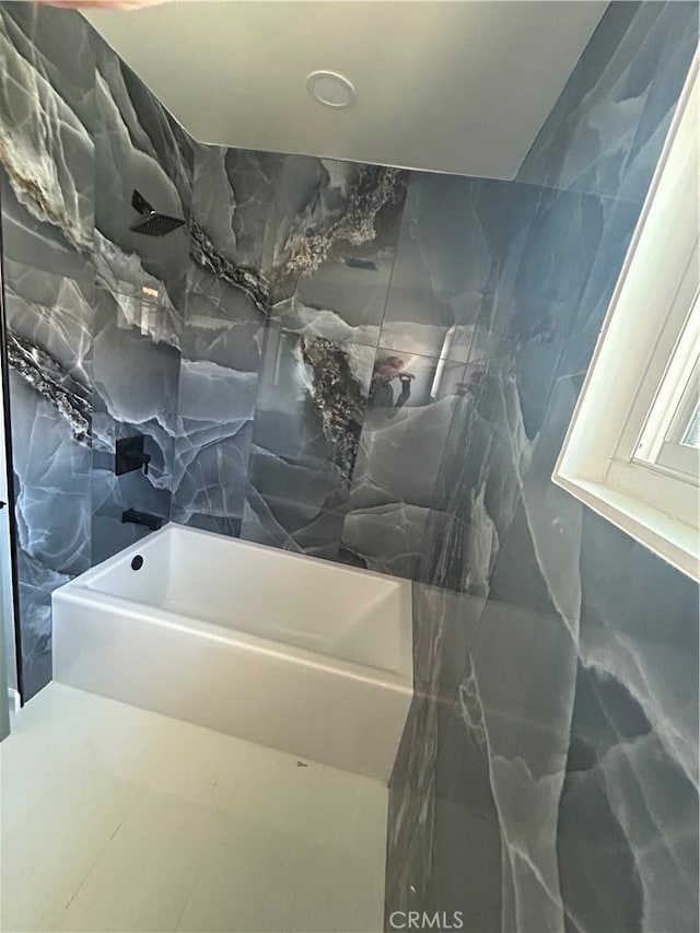 990 244th St, Harbor City, CA 90710 - full bath featuring tile walls