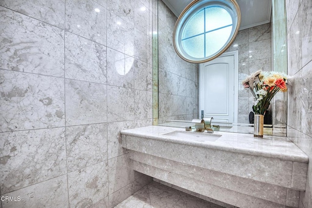 1690 Calle Tierra Vis, Camarillo, CA 93010 - bathroom with vanity and tile walls