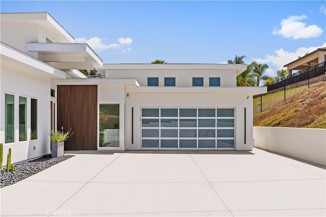 1270 W Chase Dr, Corona, CA 92882 - garage featuring concrete driveway