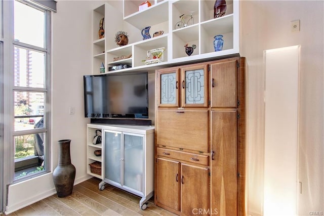 133 The Promenade N Unit 408, Long Beach, CA 90802 - detailed view of wood finished floors