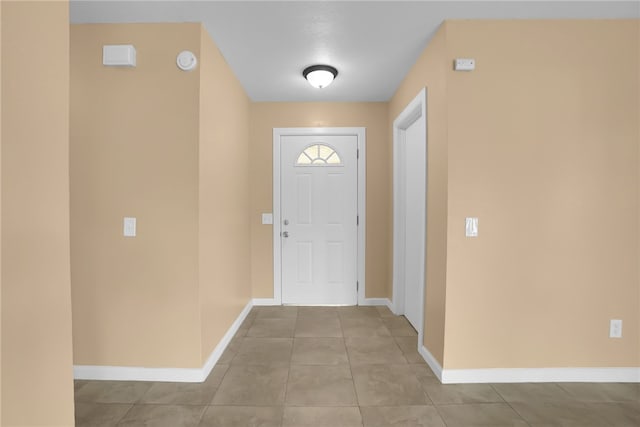1018 N Millard Ave, Rialto, CA 92376 - tiled foyer with baseboards