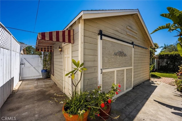 528 E Palmyra Ave, Orange, CA 92866 - view of outdoor structure with a gate