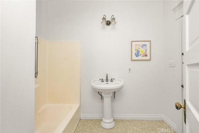 528 E Palmyra Ave, Orange, CA 92866 - full bath featuring tile patterned floors and baseboards