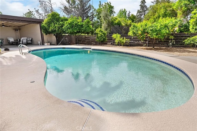 201 Valley View Dr, Oroville, CA 95966 - view of swimming pool featuring a fenced backyard, a patio area, and a ceiling fan