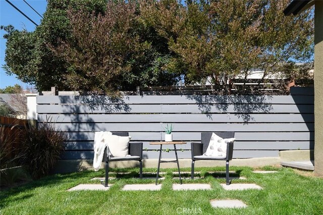 2136 Echo Park Ave, Los Angeles, CA 90026 - view of yard