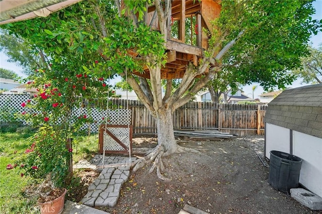 1824 S Starfire Ave, Corona, CA 92879 - view of yard featuring fence