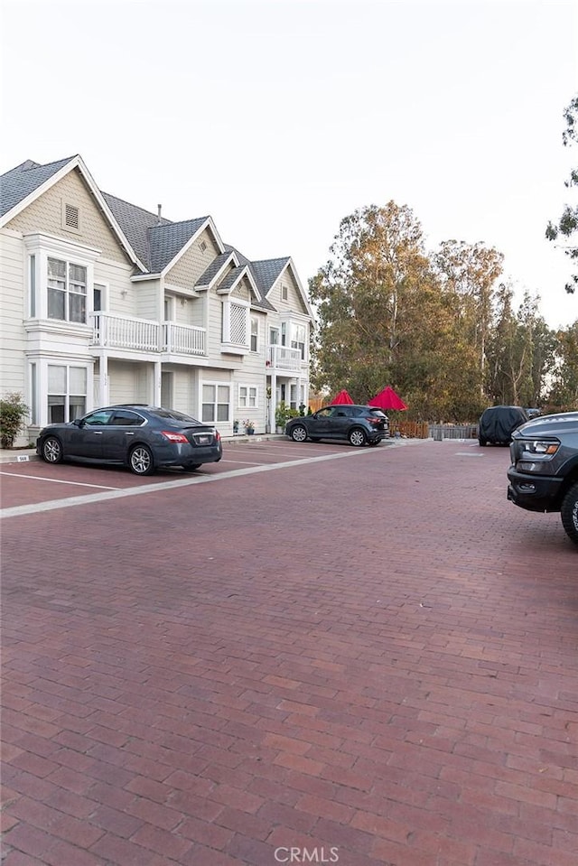 564 Margie Pl, Nipomo, CA 93444 - view of decorative road