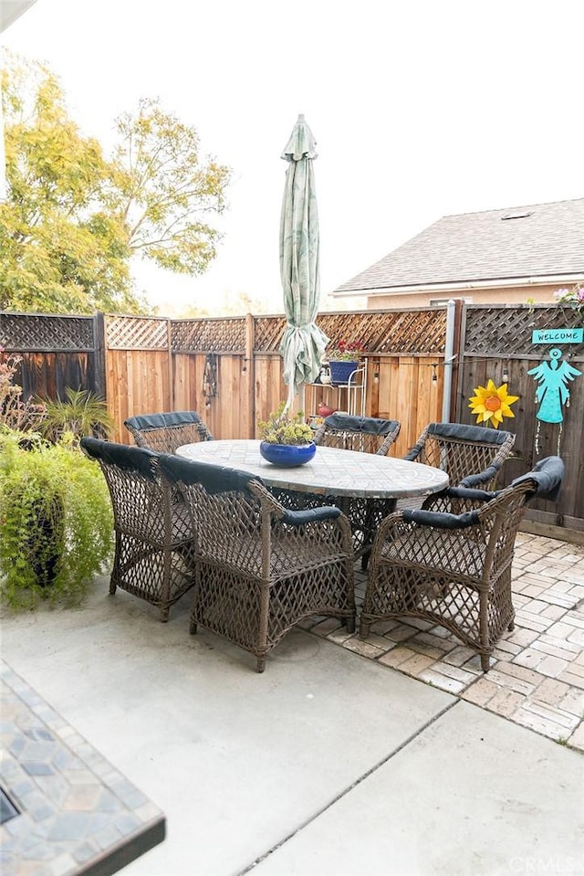 564 Margie Pl, Nipomo, CA 93444 - fenced backyard with outdoor dining area and a patio area