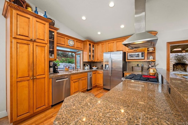 1850 Willowhaven Rd, Encinitas, CA 92024 - kitchen featuring stainless steel appliances, island range hood, light wood-style flooring, tasteful backsplash, and vaulted ceiling