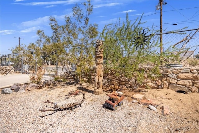 61961 Aster Pl, Joshua Tree, CA 92252 - view of yard with fence