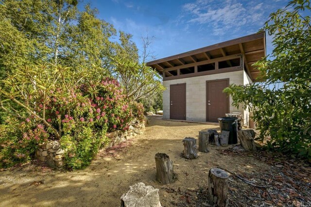 6036 Rainbow Heights Rd, Fallbrook, CA 92028 - view of garage