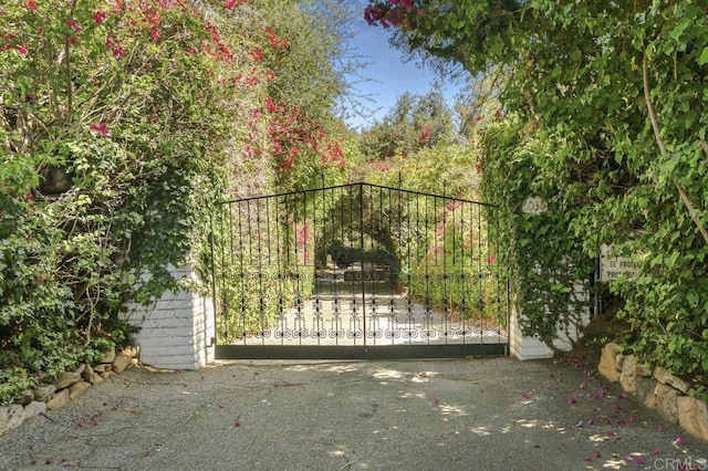 6036 Rainbow Heights Rd, Fallbrook, CA 92028 - view of gate