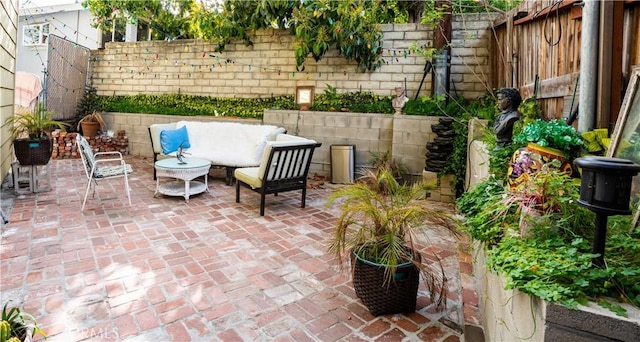 22460 Venido Rd, Woodland Hills, CA 91364 - fenced backyard with a patio area and an outdoor living space