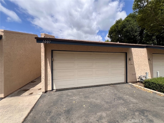 1007 Harrington Way, West Covina, CA 91792 - garage with driveway