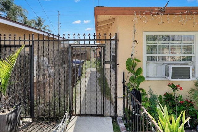 12718 Shreve Rd, Whittier, CA 90602 - gate with fence