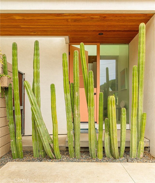 1357 Voorhees Ave, Manhattan Beach, CA 90266 - exterior view of stucco siding
