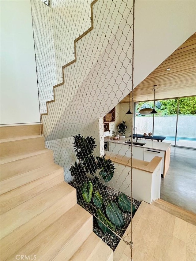 1357 Voorhees Ave, Manhattan Beach, CA 90266 - view of staircase