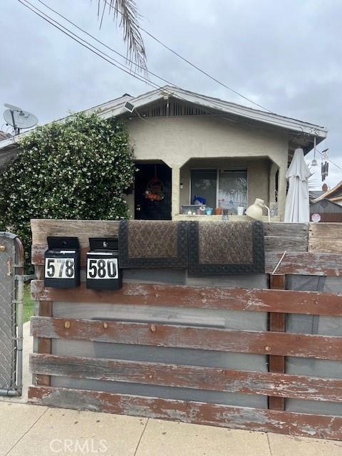 578 W Oliver St, San Pedro, CA 90731 - view of front facade featuring stucco siding