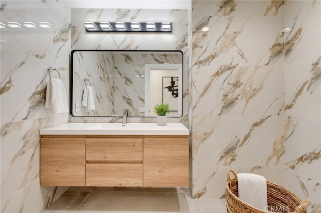7655 Caminito Avola Ln, Jolla, CA 92037 - full bath with tile walls and vanity