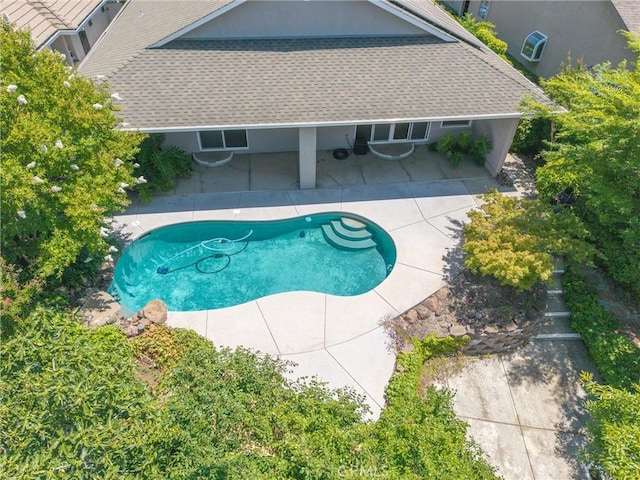 43 Edgewater Ct, Chico, CA 95928 - outdoor pool with a patio