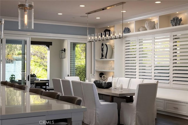 135 Via Artemesia, San Clemente, CA 92672 - dining area with ornamental molding and recessed lighting