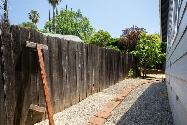 1401 Norton St, Oroville, CA 95966 - view of yard with fence