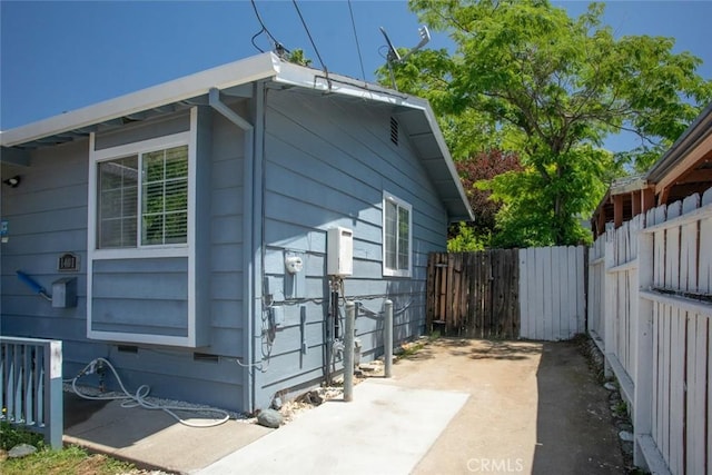 1401 Norton St, Oroville, CA 95966 - view of side of property with fence and a patio
