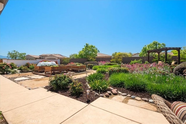 287 Tom Mcguinness Jr Cir, Fallbrook, CA 92028 - fenced backyard with a patio and a pergola