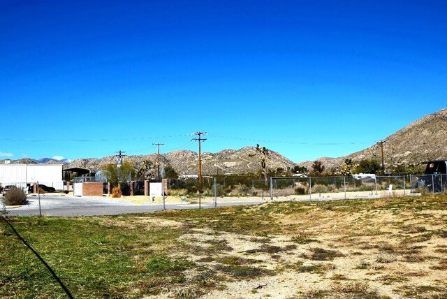 7243 Mohawk Trl, Yucca Valley, CA 92284