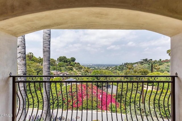 15450 Briarwood Dr, Sherman Oaks, CA 91403 - view of balcony