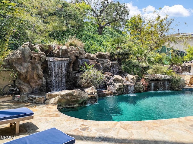 15450 Briarwood Dr, Sherman Oaks, CA 91403 - view of outdoor pool
