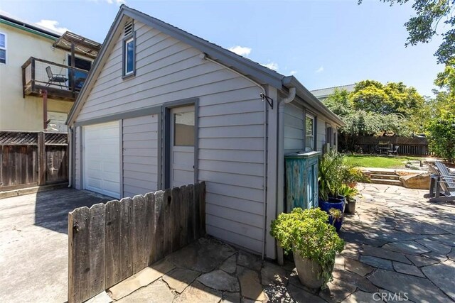 1443 Iris St, San Luis Obispo, CA 93401 - garage with asphalt driveway