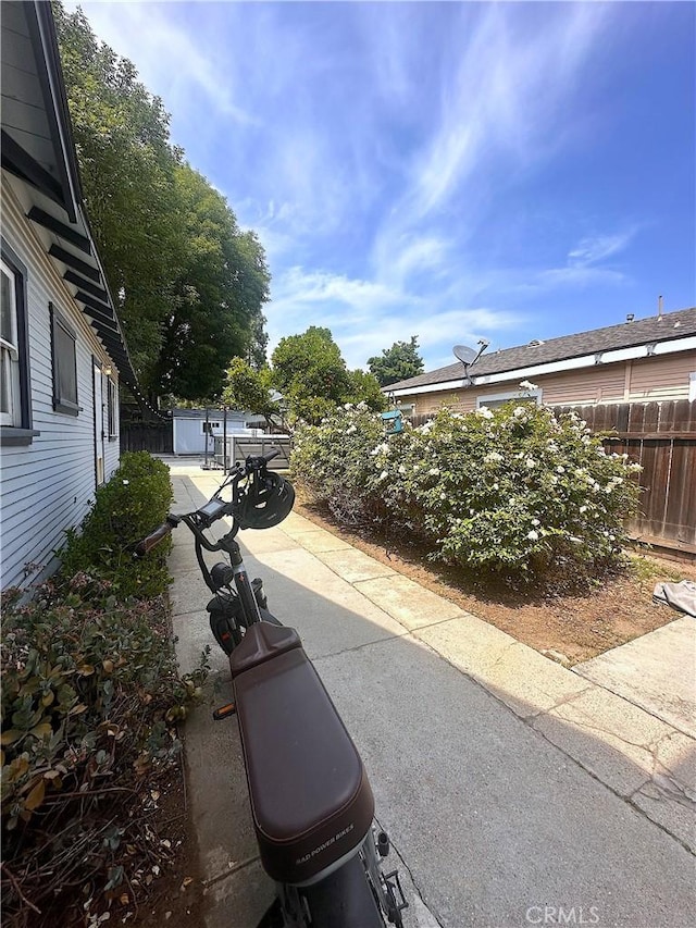 551 W Walnut Ave, Monrovia, CA 91016 - view of patio / terrace