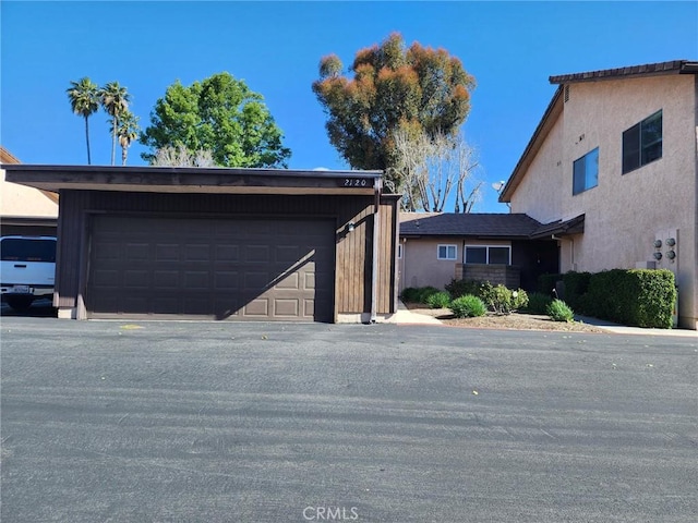 2120 Jacaranda Ct, San Bernardino, CA 92404 - view of garage