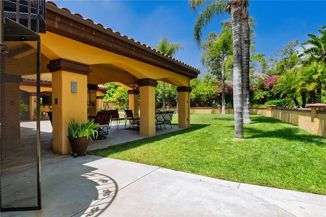 948 Peninsula Ave, Claremont, CA 91711 - view of grassy yard with a patio area and a ceiling fan