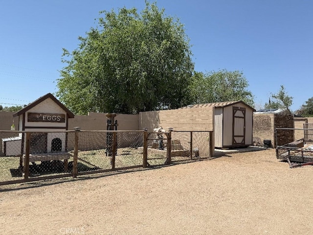 17857 Main St, Hesperia, CA 92345 - view of yard with a gate