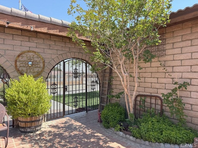 17857 Main St, Hesperia, CA 92345 - view of gate