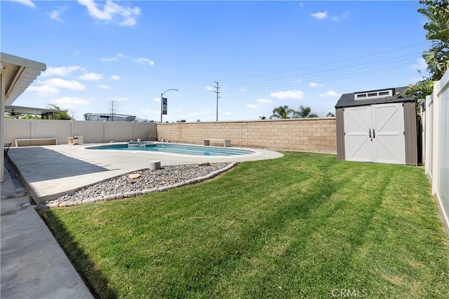 7311 Pinewood Ct, Eastvale, CA 92880 - view of swimming pool