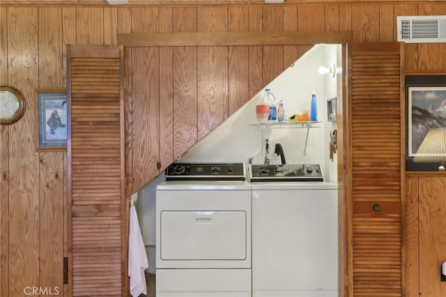 24571 Albrun Dr, Crestline, CA 92325 - washroom featuring washer and clothes dryer