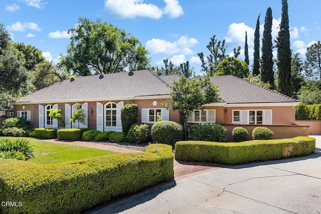 525 Laguna Rd, Pasadena, CA 91105 - ranch-style house with stucco siding