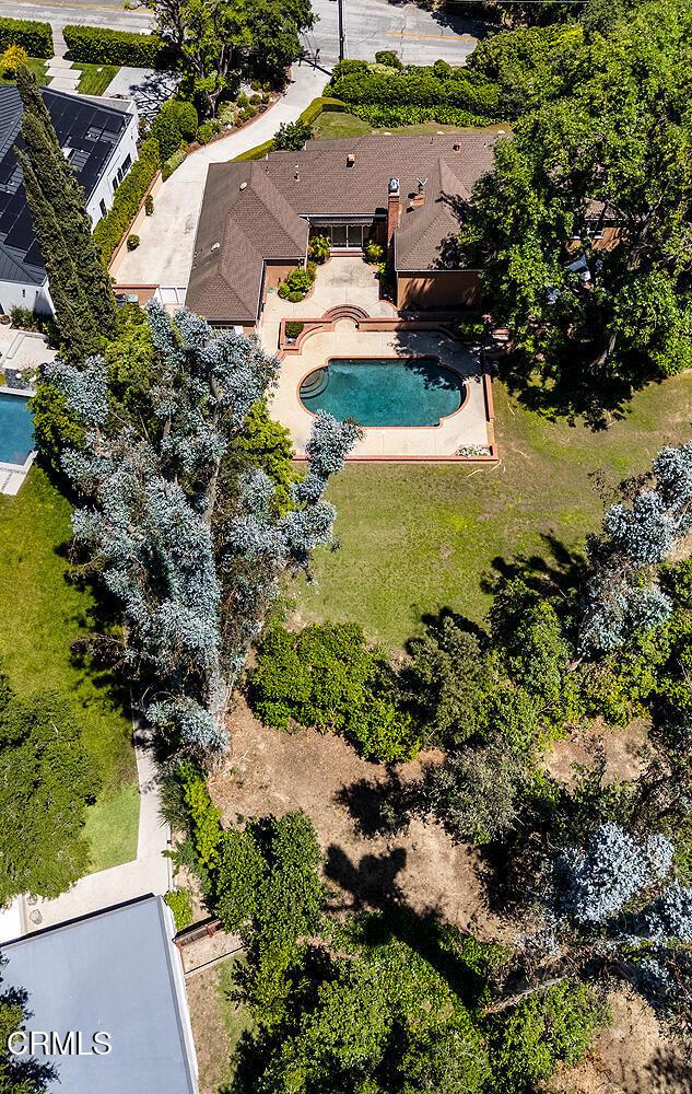 525 Laguna Rd, Pasadena, CA 91105 - drone / aerial view of a pool
