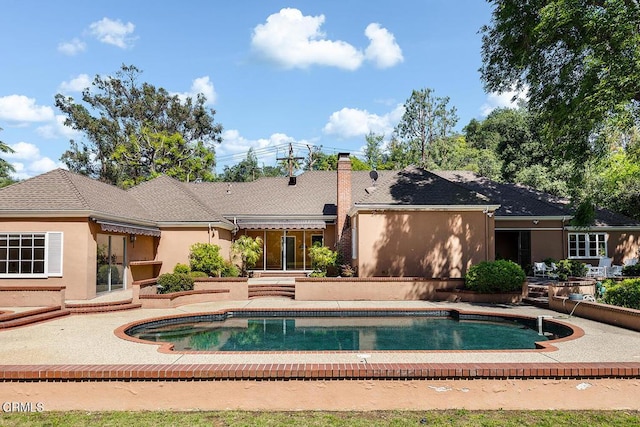 525 Laguna Rd, Pasadena, CA 91105 - outdoor pool with a patio area